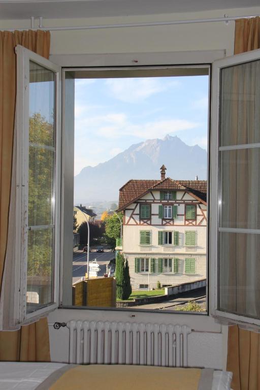 Gasthaus Zum Kreuz Meggen Rum bild